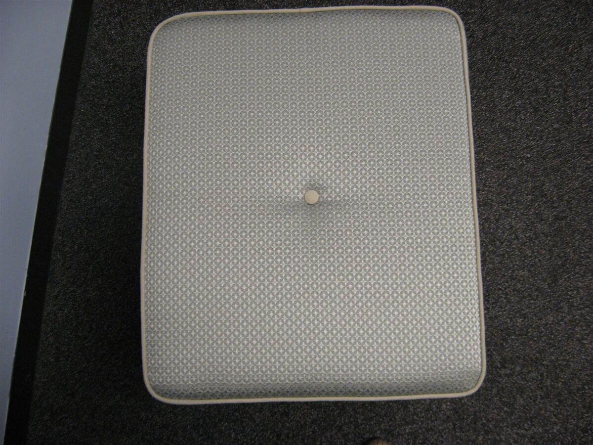 Plush Ottoman - Image 4
