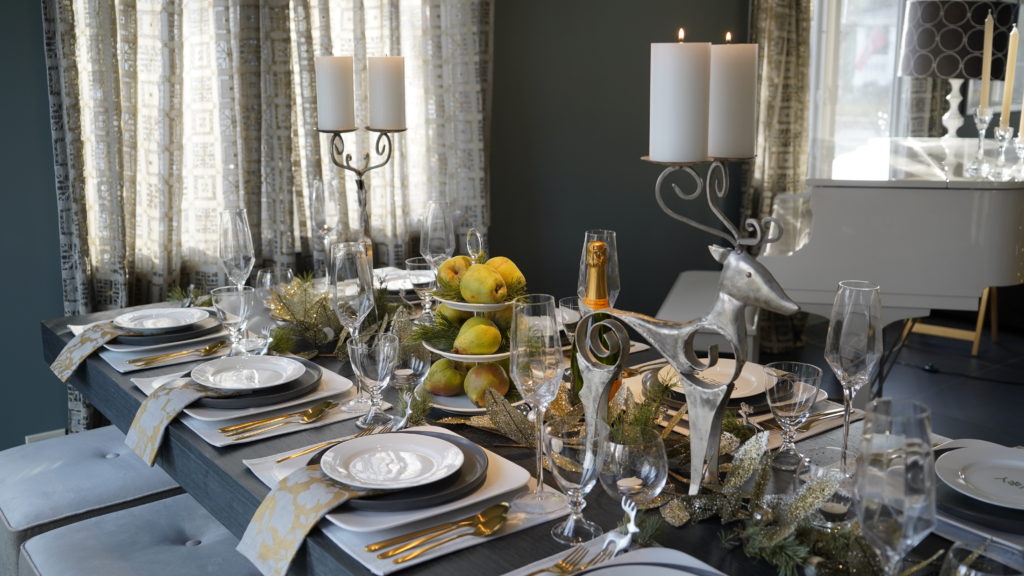 Modern Holiday Tablescape