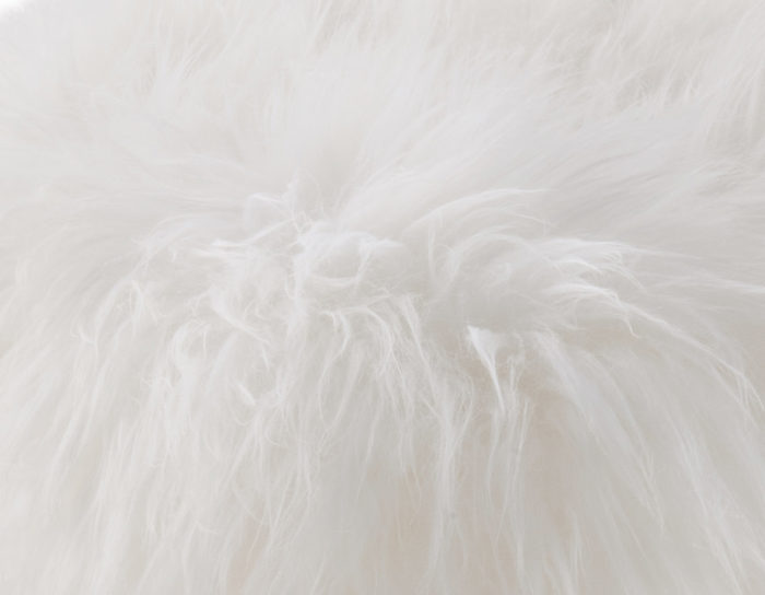 CHURRA WHITE SHEEPSKIN BENCH WITH GOLD LEGS - Image 4